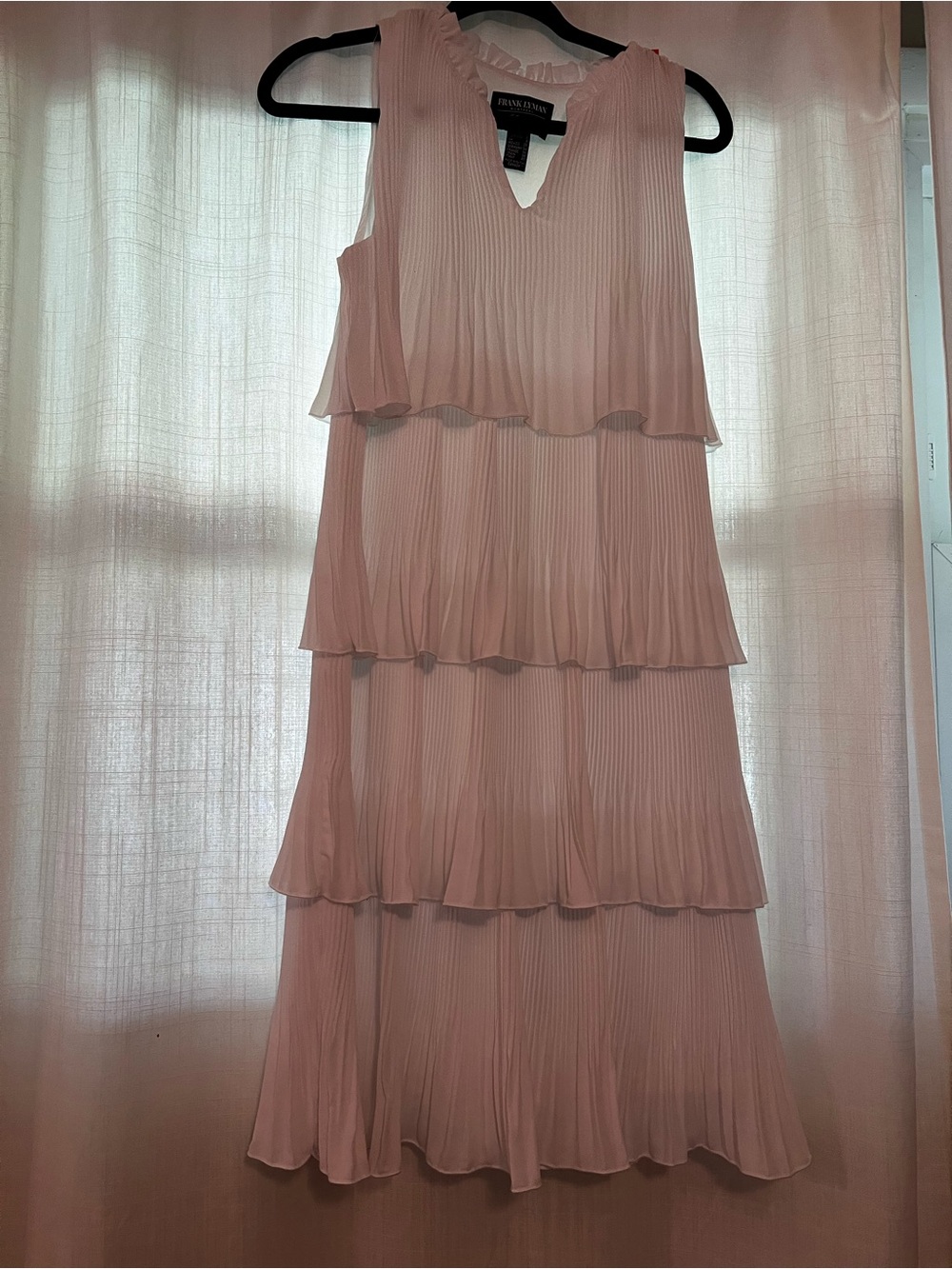 Frank Lyman Tiered Pleat Effect
Dress White Ruffle Size 6 Bridal Shower - Picture 6 of 10